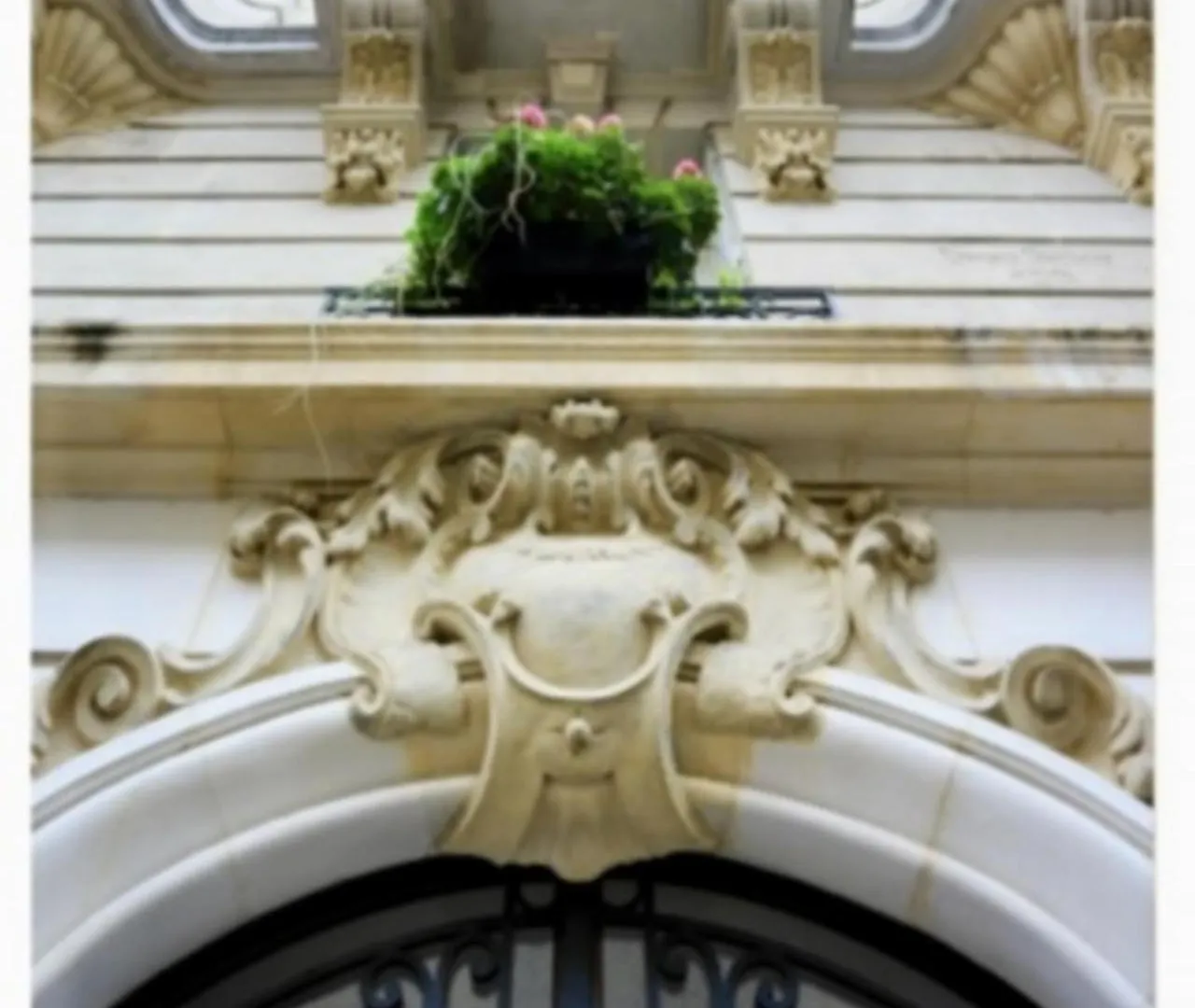 Michel Ange Casa In *